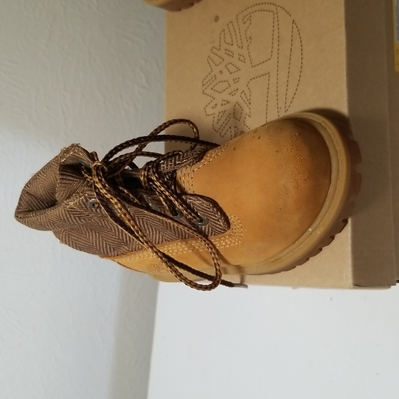 Timberland Toddler Boots Size 6 Wheat color - Picture 2 of 11